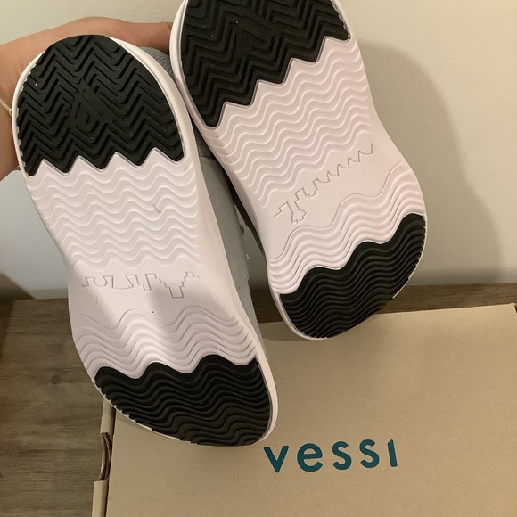 NEW Vessi women’s everyday classic size 9 grey sneaker - Picture 8 of 11